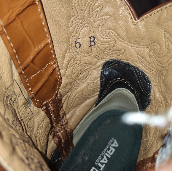 Ariat Fat Baby short western boots women's 6B - Picture 7 of 11